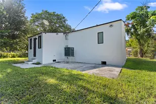 1771 NW 48th St, Miami, FL 33142 - Photo 23