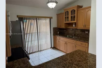 7792 W 29th Way #202, Hialeah, FL 33018 - Photo 5