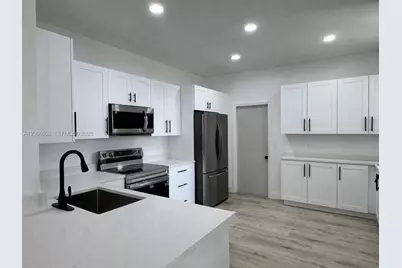 2050 Madeira Dr, Weston, FL 33327 - Photo 3