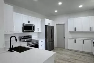 2050 Madeira Dr, Weston, FL 33327 - Photo 3