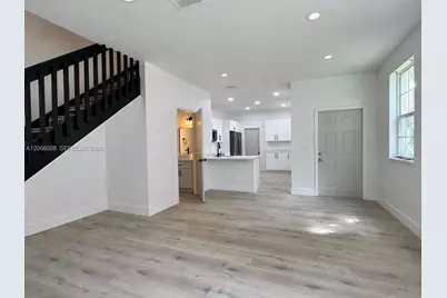 2050 Madeira Dr, Weston, FL 33327 - Photo 5