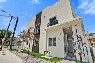 1567 NW 1st St, Miami, FL 33125 - Photo 17