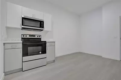 1567 NW 1st St #10, Miami, FL 33125 - Photo 5