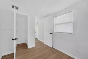 1752 42nd St S, Saint Petersburg, FL 33711 - Photo 7