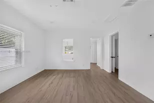 1752 42nd St S, Saint Petersburg, FL 33711 - Photo 13
