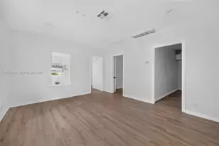 1752 42nd St S, Saint Petersburg, FL 33711 - Photo 9