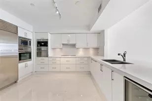 1331 Brickell Bay Dr, Miami, FL 33131 - Photo 7