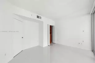1331 Brickell Bay Dr, Miami, FL 33131 - Photo 29