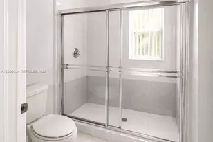 10666 SW 7th St, Pembroke Pines, FL 33025 - Photo 11
