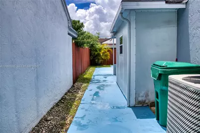 14348 SW 103rd St, Miami, FL 33186 - Photo 9