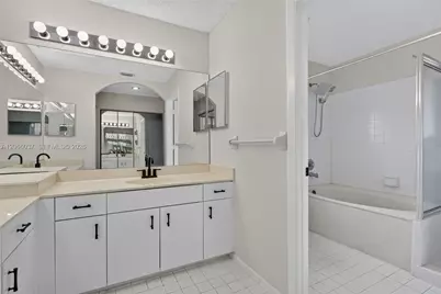 587 NW 38th Ave, Deerfield Beach, FL 33442 - Photo 21
