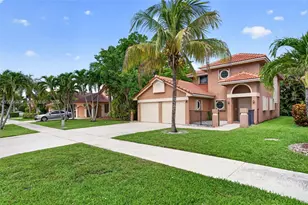 587 NW 38th Ave, Deerfield Beach, FL 33442 - Photo 3