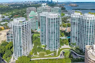 2821 S Bayshore Dr, Miami, FL 33133 - Photo 33