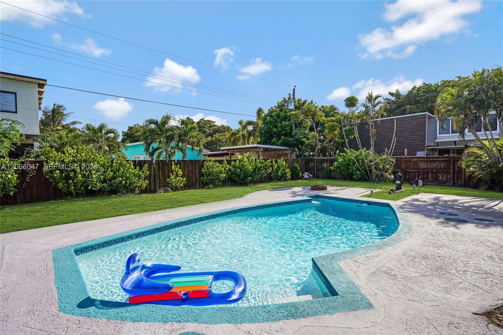 912 NE 9th Ct - 912 NE 9th Ct, Pompano Beach, FL 33060 Luxury Property | Jose Angel Pina