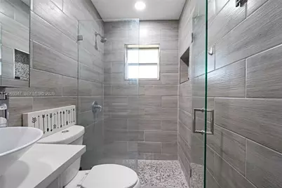 912 NE 9th Ct, Pompano Beach, FL 33060 - Photo 29