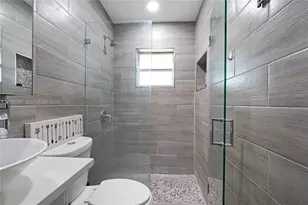 912 NE 9th Ct, Pompano Beach, FL 33060 - Photo 29