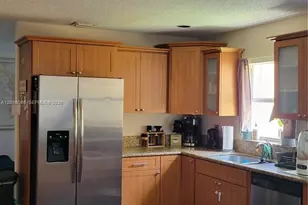 5280 NW 113th Pl, Doral, FL 33178 - Photo 5