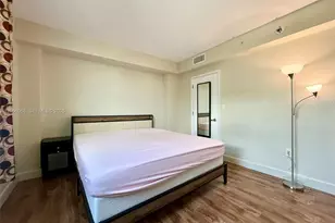 7501 E Treasure Dr, North Bay Village, FL 33141 - Photo 25