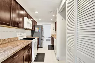 2999 Lakewood Ln, Hollywood, FL 33021 - Photo 45