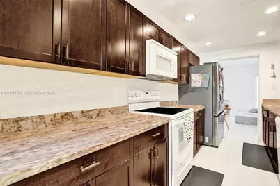 2999 Lakewood Ln, Hollywood, FL 33021 - Photo 5