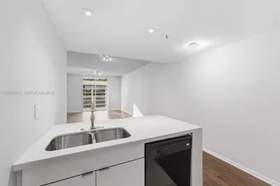 185 SE 14th Ter #1010, Miami, FL 33131 - Photo 13