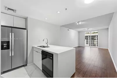 185 SE 14th Ter #1010, Miami, FL 33131 - Photo 3