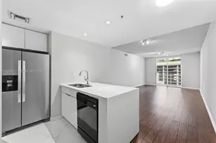 185 SE 14th Terrace, Miami, FL 33131 - Photo 3