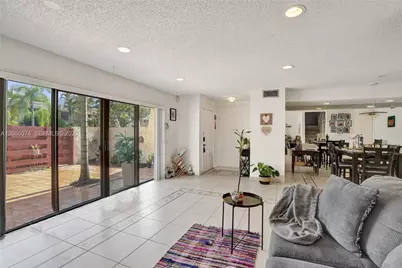 3003 Lakewood Ln, Hollywood, FL 33021 - Photo 13