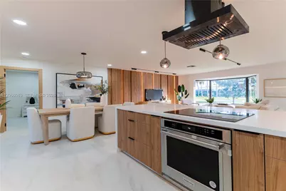 2415 NE 35th Dr, Fort Lauderdale, FL 33308 - Photo 9