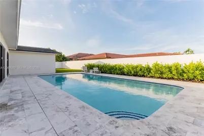 2415 NE 35th Dr, Fort Lauderdale, FL 33308 - Photo 35