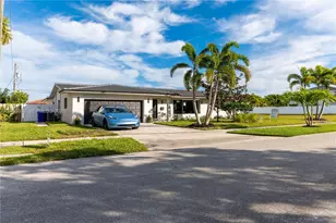 2415 NE 35th Dr, Fort Lauderdale, FL 33308 - Photo 39