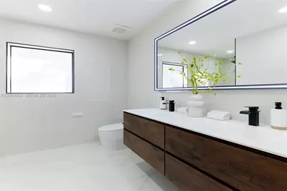 2415 NE 35th Dr, Fort Lauderdale, FL 33308 - Photo 17