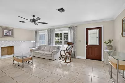 801 Ixora Ln, Plantation, FL 33317 - Photo 5