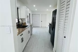 1707 S Curlew Ln, Homestead, FL 33035 - Photo 5
