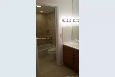 3670 Inverrary Dr #1U, Lauderhill, FL 33319 - Photo 11