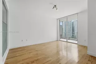 90 SW 3rd St, Miami, FL 33130 - Photo 9