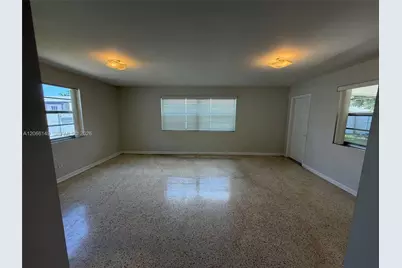 980 W 53rd Ter, Hialeah, FL 33012 - Photo 3