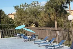 8893 Fontainebleau Blvd, Miami, FL 33172 - Photo 23