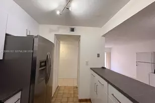 8893 Fontainebleau Blvd, Miami, FL 33172 - Photo 9