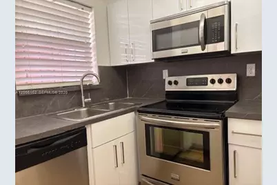 8893 Fontainebleau Blvd #304, Miami, FL 33172 - Photo 3