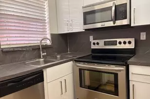 8893 Fontainebleau Blvd, Miami, FL 33172 - Photo 3