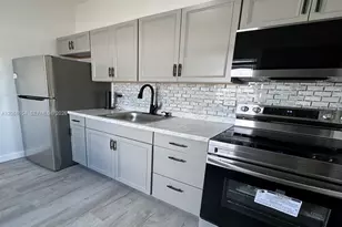 568 E 49th St, Hialeah, FL 33013 - Photo 7