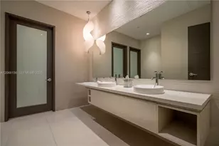 17301 Biscayne Blvd, North Miami Beach, FL 33160 - Photo 25