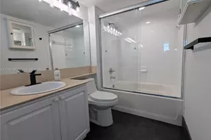 1155 Brickell Bay Dr, Miami, FL 33131 - Photo 31
