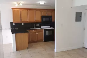 8425 NW 8th St, Miami, FL 33126 - Photo 7