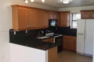 8425 NW 8th St, Miami, FL 33126 - Photo 9