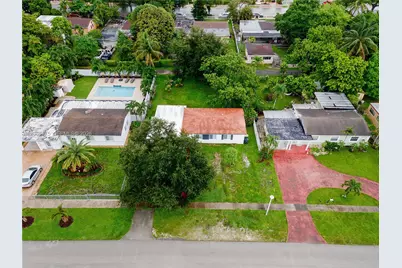 1545 NW 130th St #Efficiency, North Miami, FL 33167 - Photo 3
