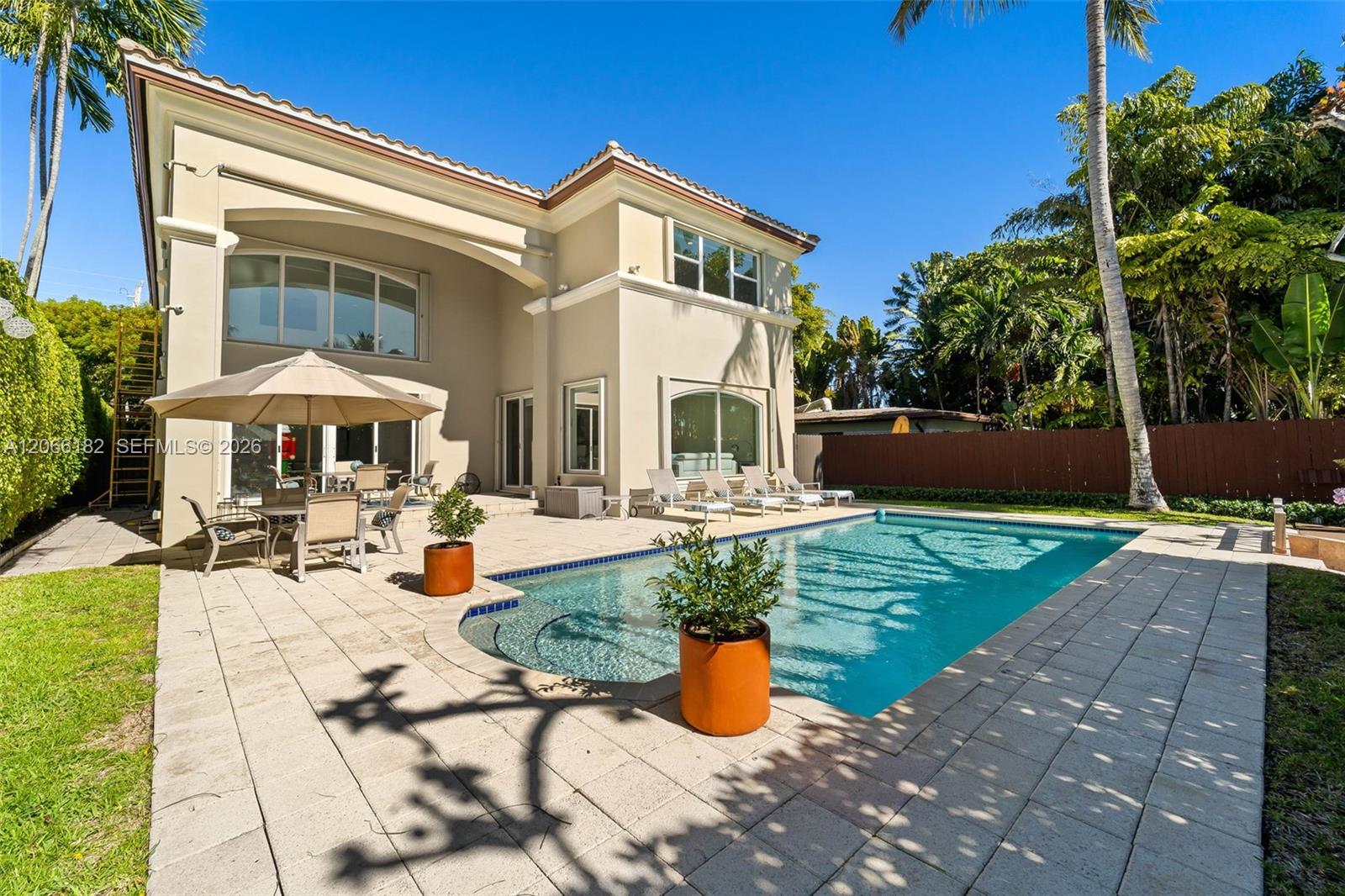 1490 Cleveland Rd - 1490 Cleveland Rd, Miami Beach, FL 33141 Luxury Property | Jose Angel Pina