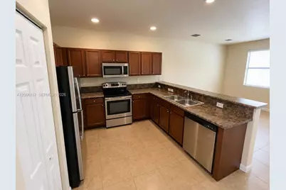 3514 W 88th Ter #3514, Hialeah, FL 33018 - Photo 9