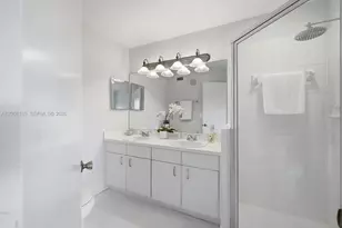 12135 SW 3rd St, Pembroke Pines, FL 33025 - Photo 19